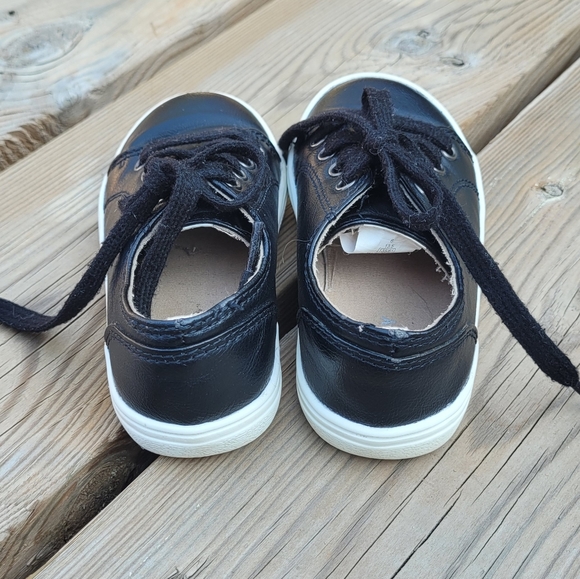 Sz T6 Sneakers - Picture 3 of 5